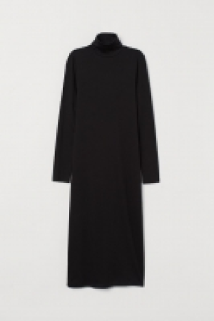 HM  Vestido cuello alto en punto