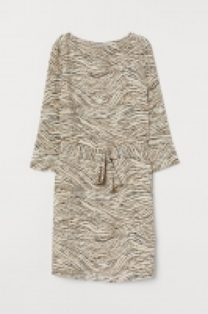 Vestido con cinturón de anudar 7.99 €