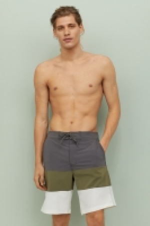 Bañador hasta la rodilla 13.99 €