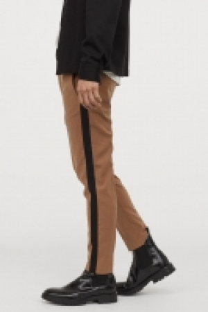 Pantalón de traje con franjas 17.99 €