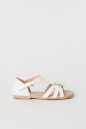 Sandalias con mariposas 5.99 €