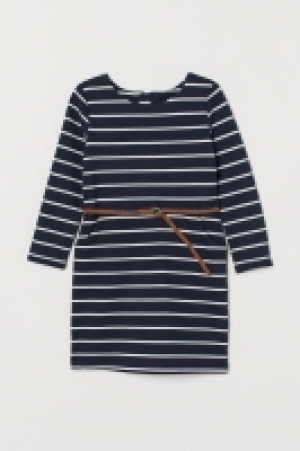 Vestido con cinturón 7.99 €