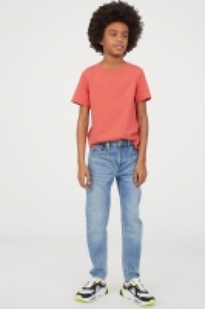 Relaxed Tapered Fit Jeans 19.99 €