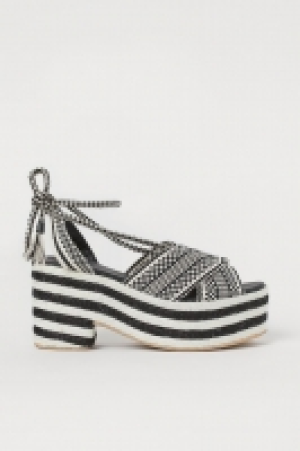 Sandalias de plataforma 32.99 €