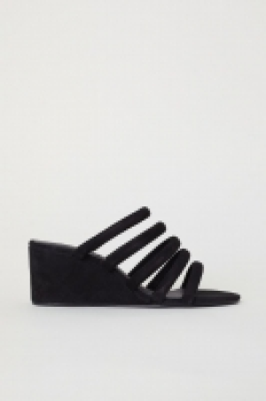 Sandalias abiertas de ante 15.99 €