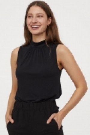 Top con cuello elevado 5.99 €