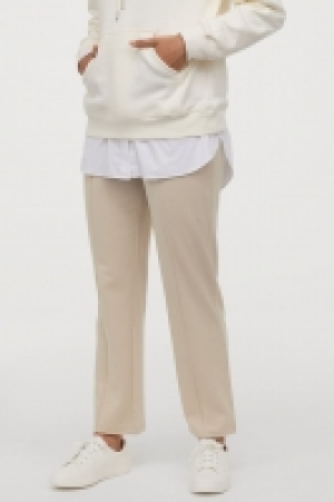 Joggers con raya 12.99 €