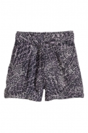 Pantalón corto con cinturón 15.99 €