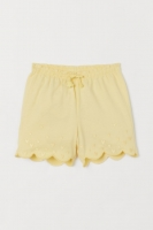 Pantalón corto con bordados 3.99 €