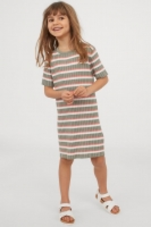 Vestido en punto de canalé 5.99 €
