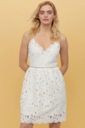 Vestido de encaje escote en V 27.99 €