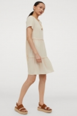 Vestido en crepé con encaje 17.99 €