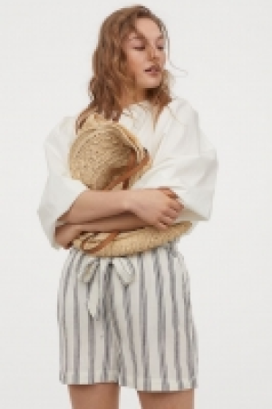 Pantalón corto con lino 12.99 €