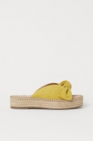 Sandalias abiertas de ante 13.99 €