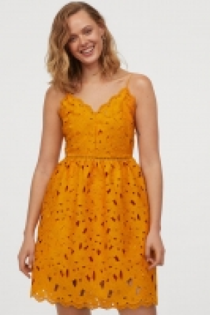 Vestido de encaje escote en V 24.99 €