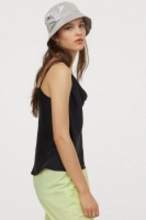 Top de satén con tirantes 5.99 €