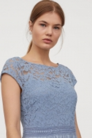 Vestido largo con encaje 17.99 €