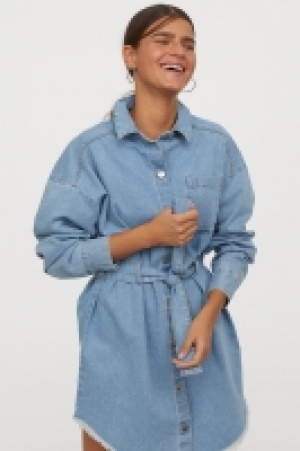 Vestido camisero en denim 14.99 €