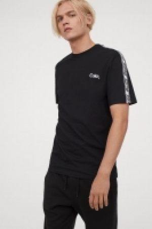 Camiseta con franjas 7.99 €