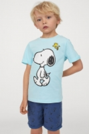 Camiseta y pantalón corto 10.99 €