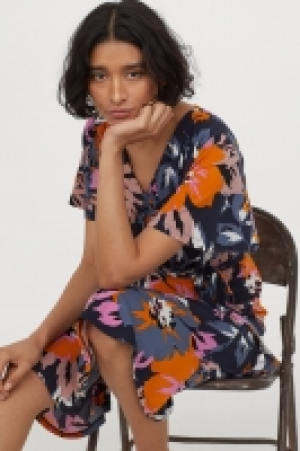 Vestido en punto de crepé 12.99 €
