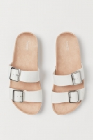 Sandalias abiertas 15.99 €