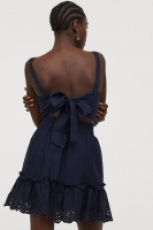 Falda bordada 17.99 €