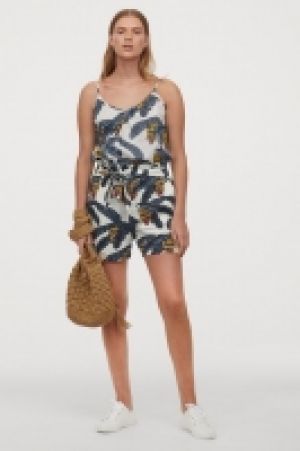 Pantalón corto con lino 10.99 €