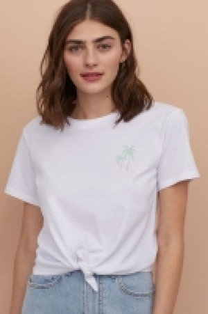 Camiseta con nudo 5.99 €