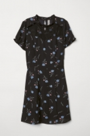 Vestido con canesú de encaje 20.99 €