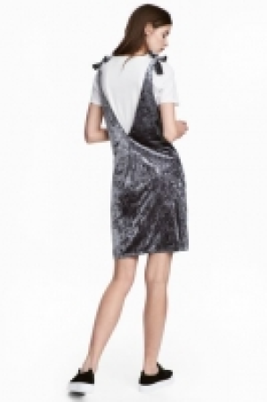 HM  Vestido en terciopelo arrugado