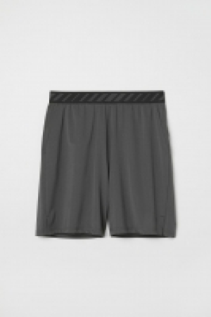 Pantalón corto de malla 7.99 €
