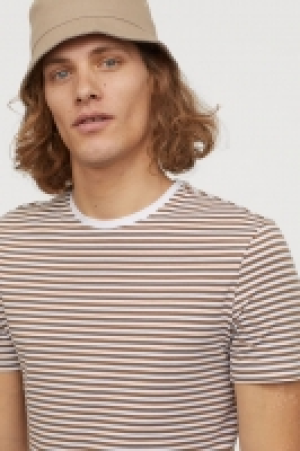 Camiseta Slim Fit 5.59 €