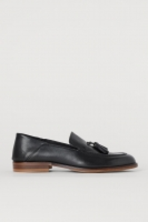HM  Mocasines de piel con borlas