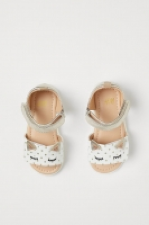 Sandalias con aplicaciones 12.59 €