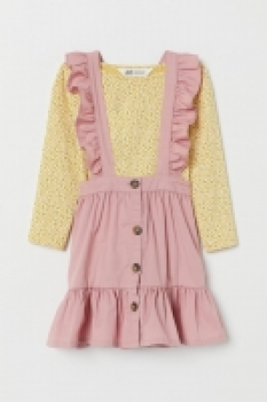 Falda con tirantes y camiseta 10.99 €