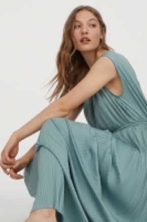 Vestido plisado largo 15.99 €