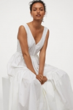 Vestido largo con escote en V 41.99 €