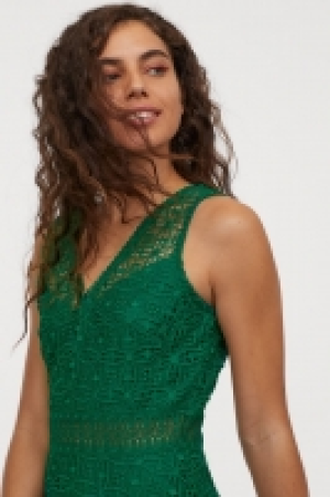 Vestido de encaje escote en V 37.99 €