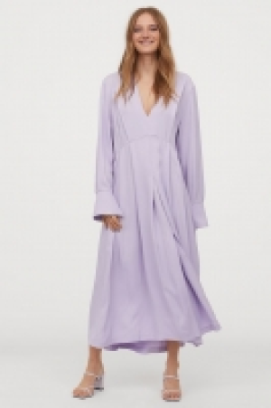 Vestido con escote de pico 34.99 €