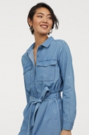 HM  Vestido camisero en denim