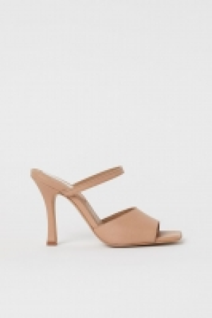 Sandalias abiertas de piel 48.99 €