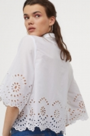 Blusa con bordado inglés 17.99 €