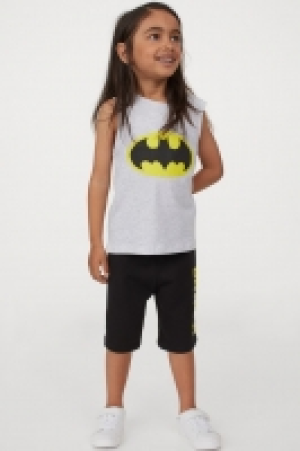Camiseta y pantalón corto 6.99 €