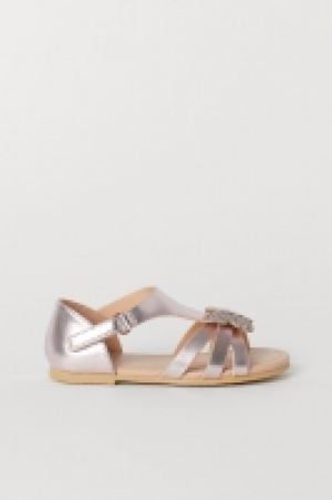 Sandalias con mariposas 4.99 €