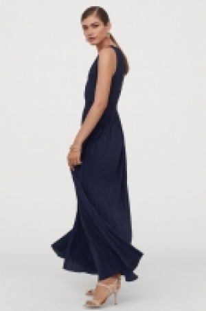 Vestido plisado largo 24.99 €
