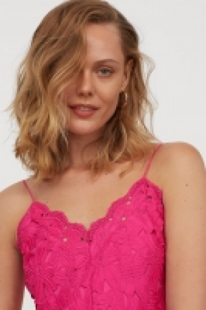 Vestido de encaje escote en V 19.99 €