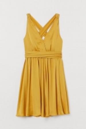 Vestido con escote halter 29.99 €