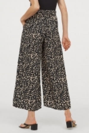 Pantalón amplio 10.49 €