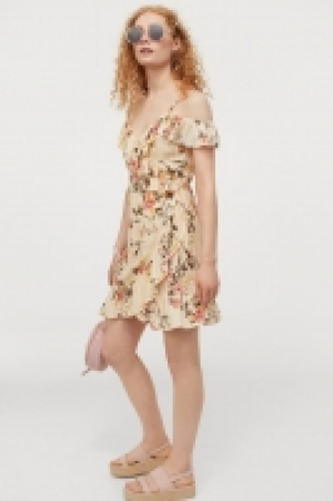 Vestido hombros cut-out 17.99 €